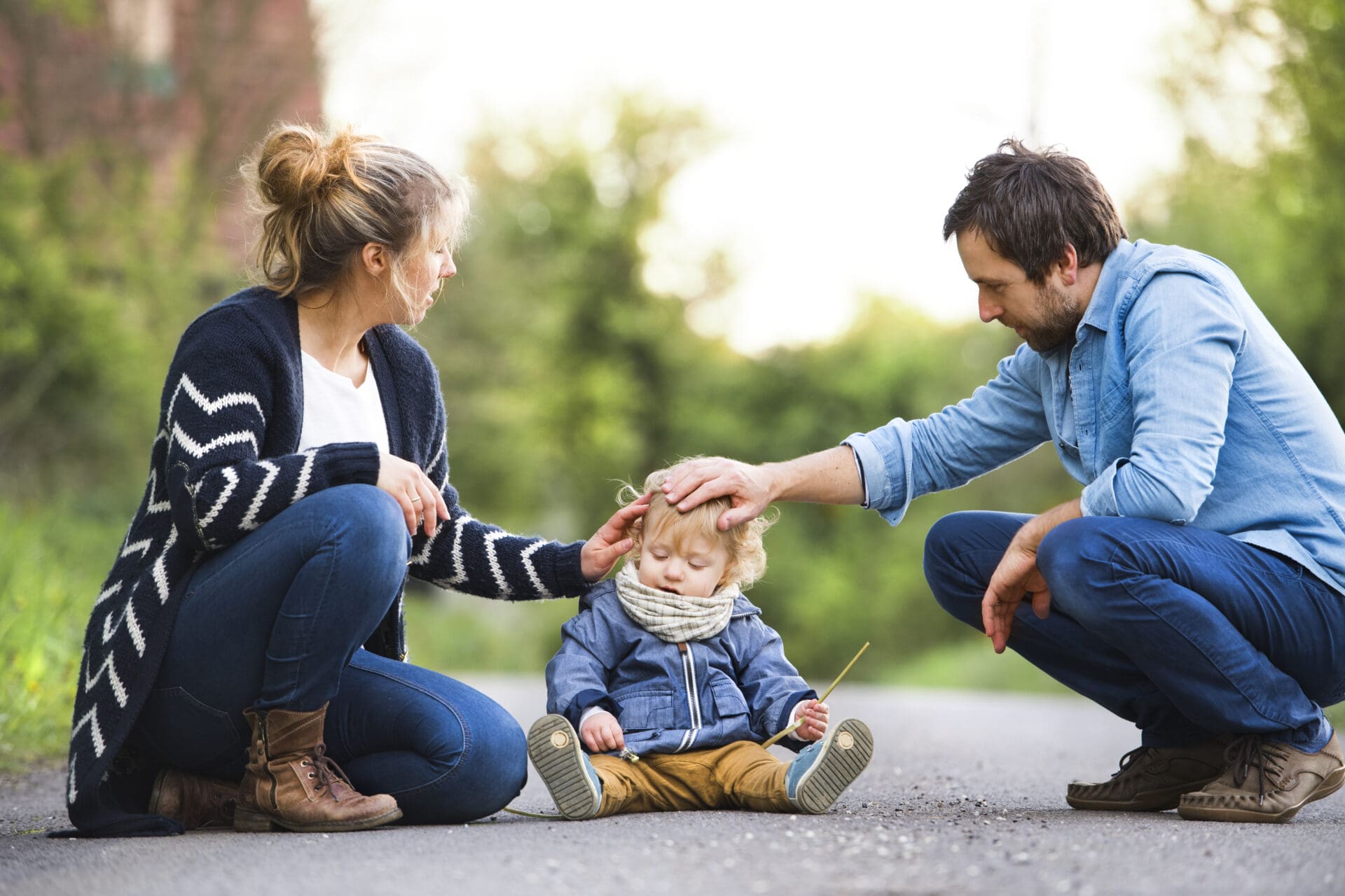 mon enfant n'ose rien faire tout seul, comment arrêter de surprotéger son enfant